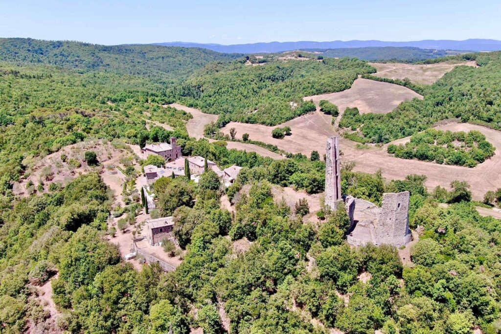 Rocca medievale di Crevole nel Comune di Murlo, Siena